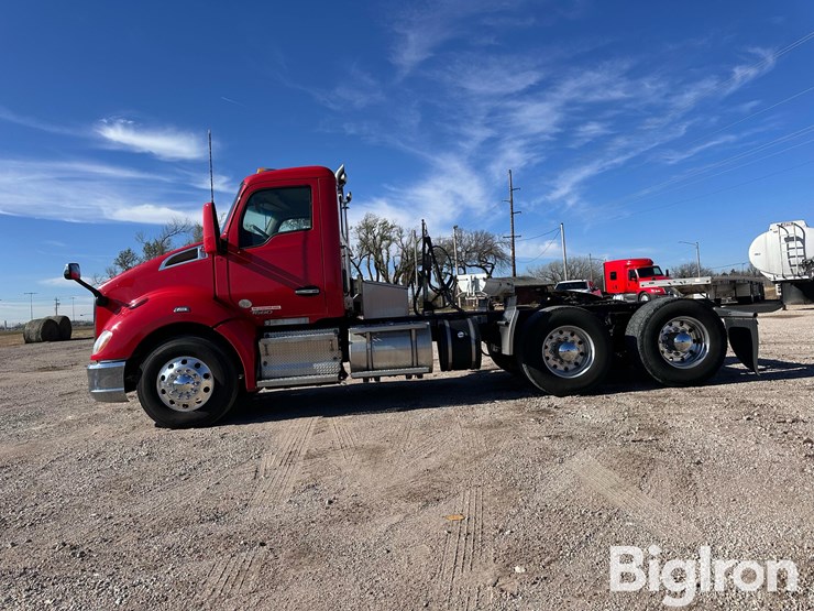 2019-kenworth-t680-image-8