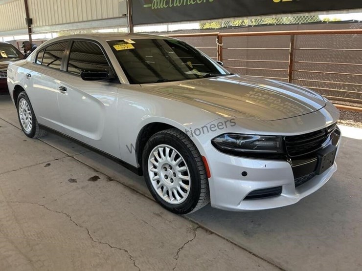 2018-dodge-charger-sdn-image-2