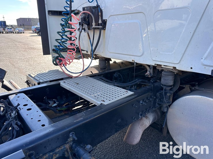 2016-international-prostar-image-19