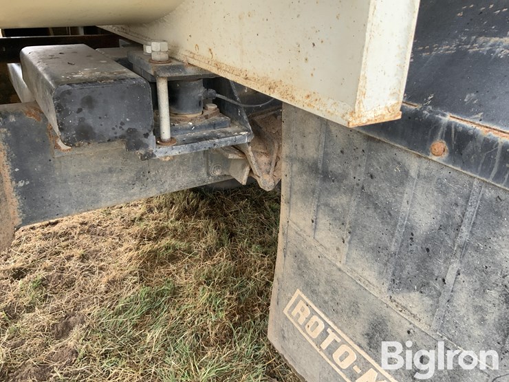 international-7400-image-17