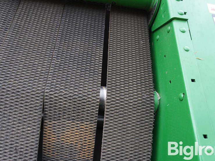 2024-john-deere-561m-image-19