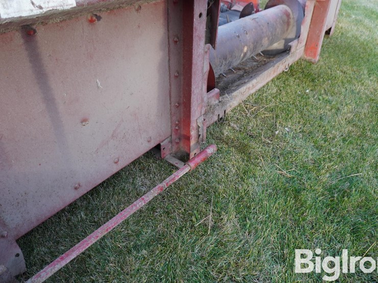 international-810-13-image-10