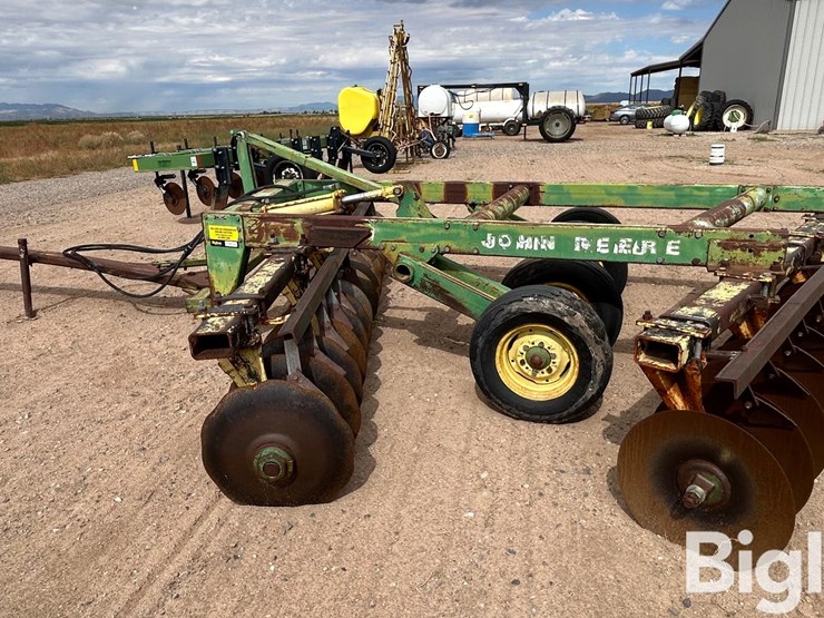 john-deere-t0340-offset-breaking-disk-harrow-image-8