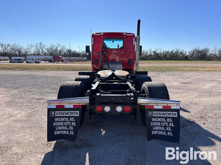 2019-kenworth-t680-image-6