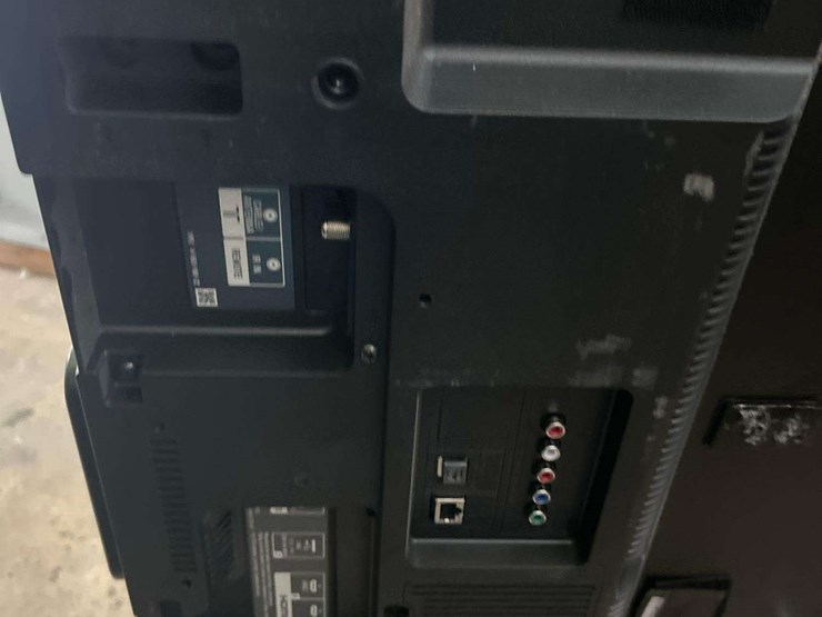 misc-televisions-and-computer-monitors-with-mounts-image-16