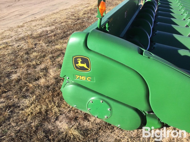 2020-john-deere-716c-image-17