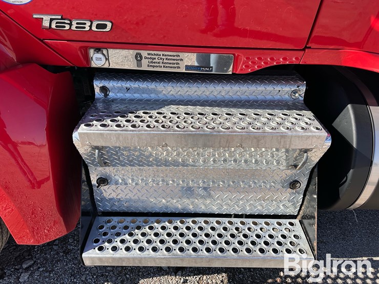 kenworth-t680-image-13