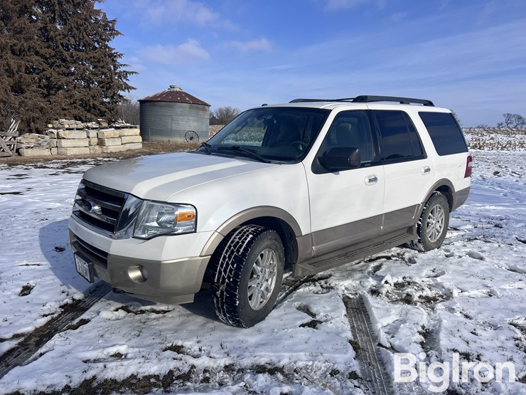 ford-expedition-xlt-image-1