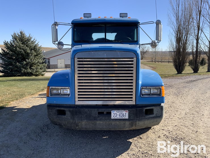 1998-freightliner-fld120-image-2
