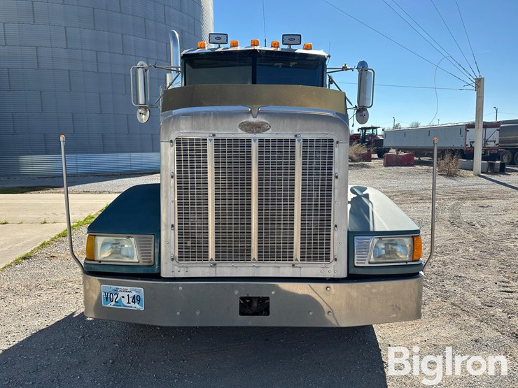 peterbilt-377-image-2
