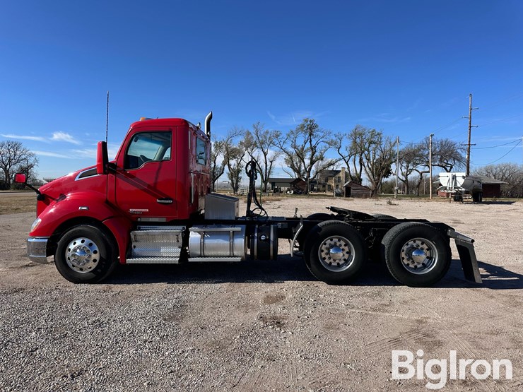 2019-kenworth-t680-image-8
