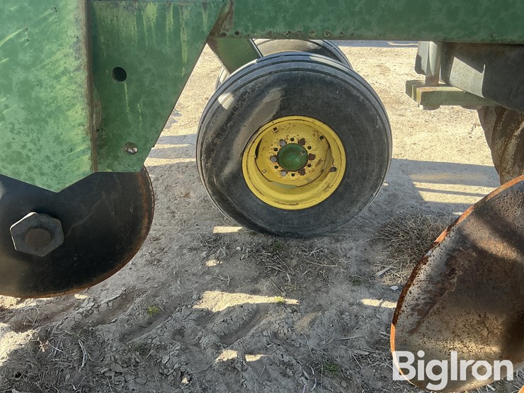 john-deere-235-image-20