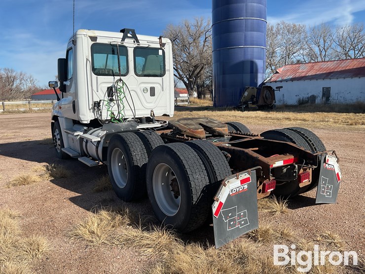 freightliner-cascadia-125-image-7