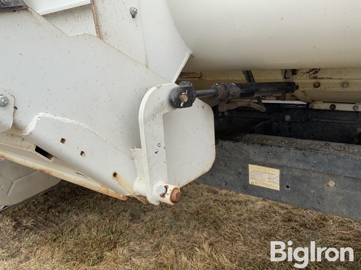 international-7400-image-11