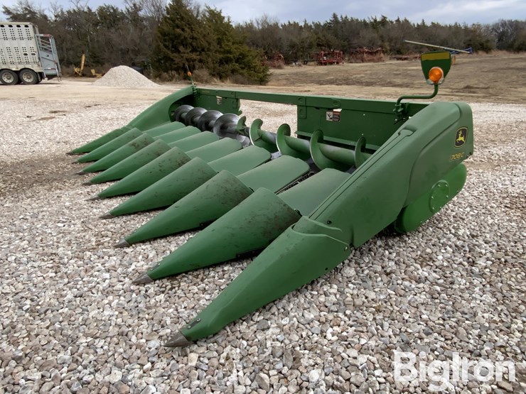 2018-john-deere-708c-image-1