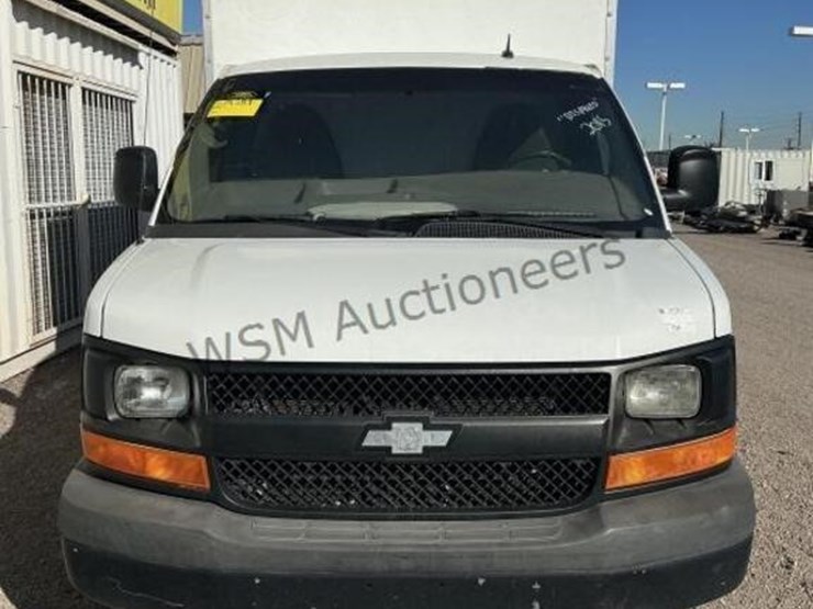 2015-chevrolet-express-3500-image-3