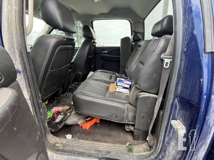 chevrolet-silverado-2500hd-ltz-image-24