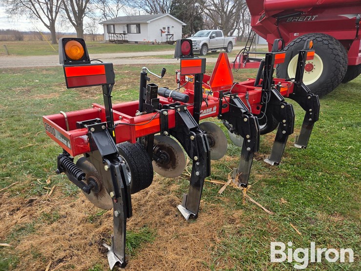 case-ih-2500-image-8