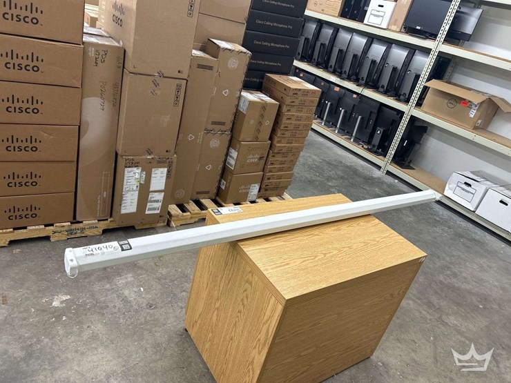 pull-down-projector-screen-image-2