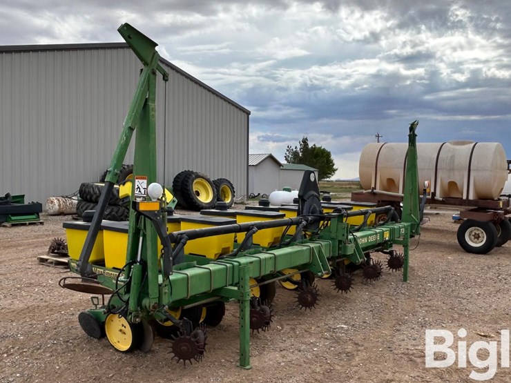 john-deere-7300-image-3