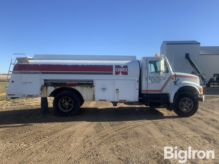 international-4900-image-4