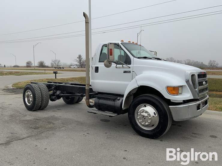 ford-f750-xl-image-3