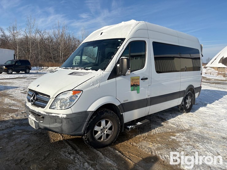 mercedes-benz-sprinter-2500-image-1