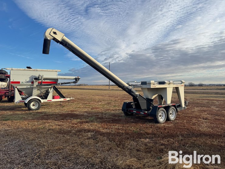 titan-trailer-image-6