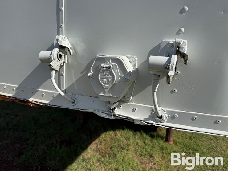 1979-44'-tri/a-aluminum-horse-trailer-w/living-quarters-image-11