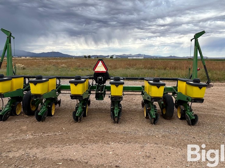 john-deere-7300-image-6