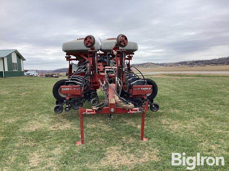 2010-case-ih-1250-image-2