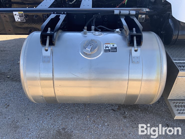 peterbilt-337-image-13