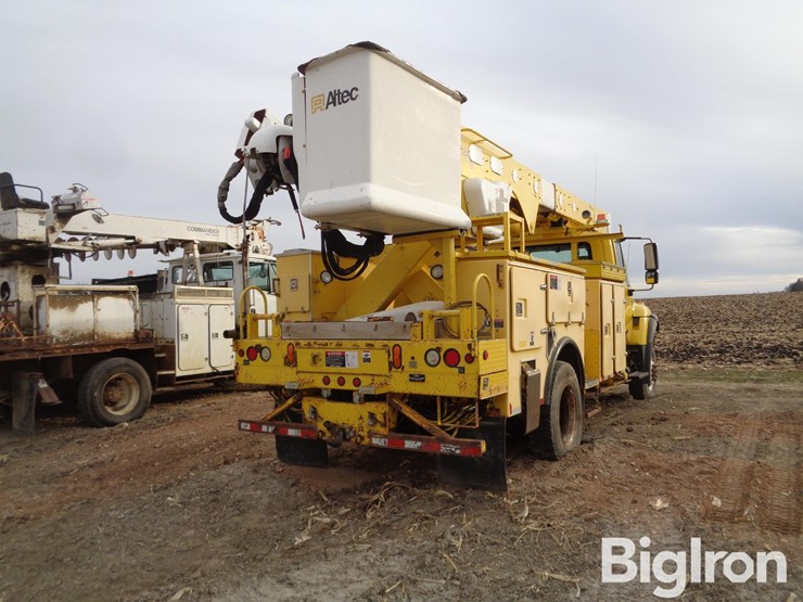 2007-international-7400-image-11