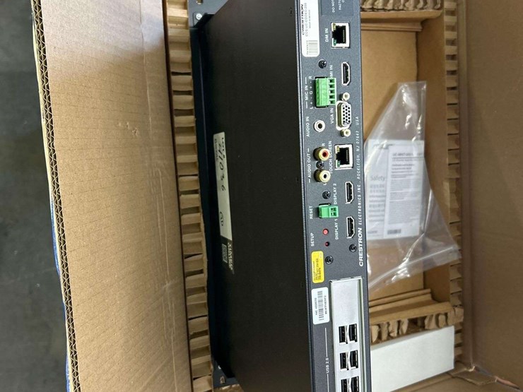 crestron-ccs-uc-codec-200-codec-video-conferencing-and-collaboration-system-image-3