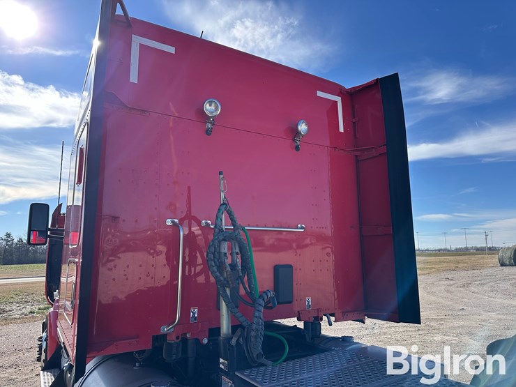 2020-kenworth-t680-image-18