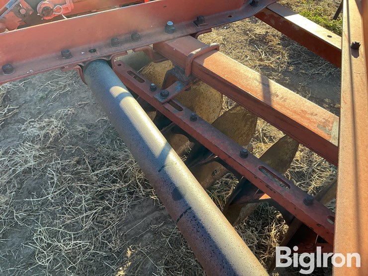 international-370-image-17