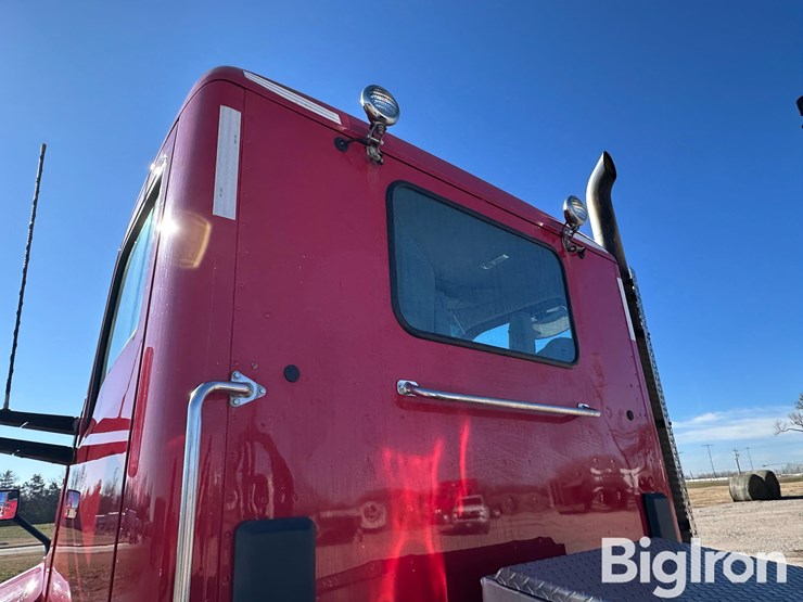 2019-kenworth-t680-image-14
