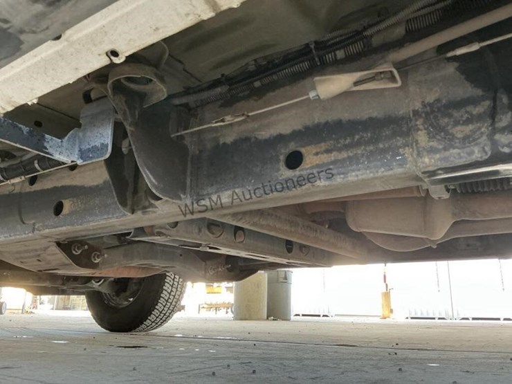 2015-chevrolet-silverado-2500hd-image-24