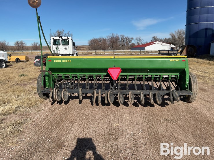 john-deere-8200-image-6