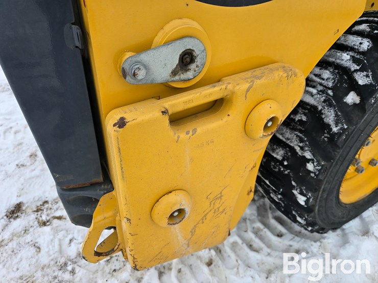 2023-deere-318g-image-13