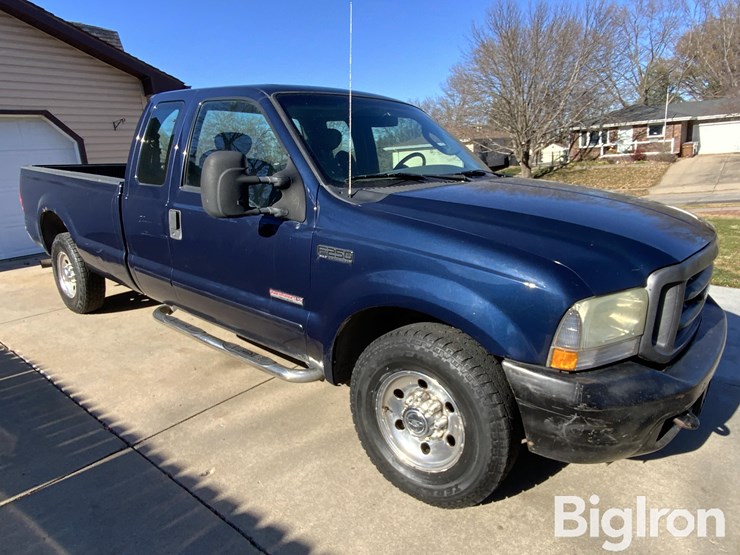 ford-f250-xlt-image-3