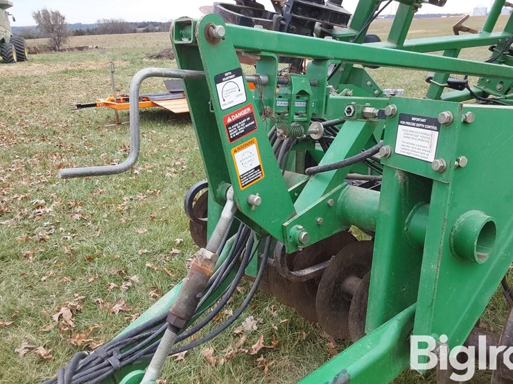 john-deere-726-image-12