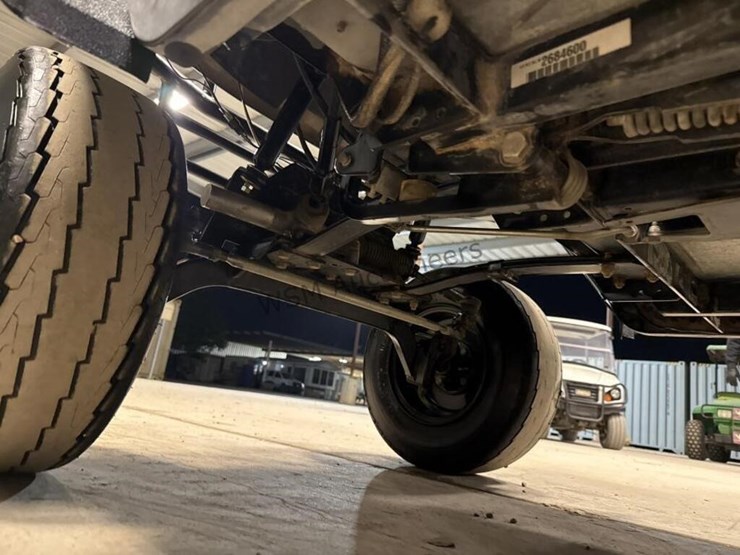 2010-ez-go-sport-2+2-golf-cart-image-21