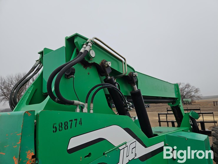 2014-jlg-6036-image-17