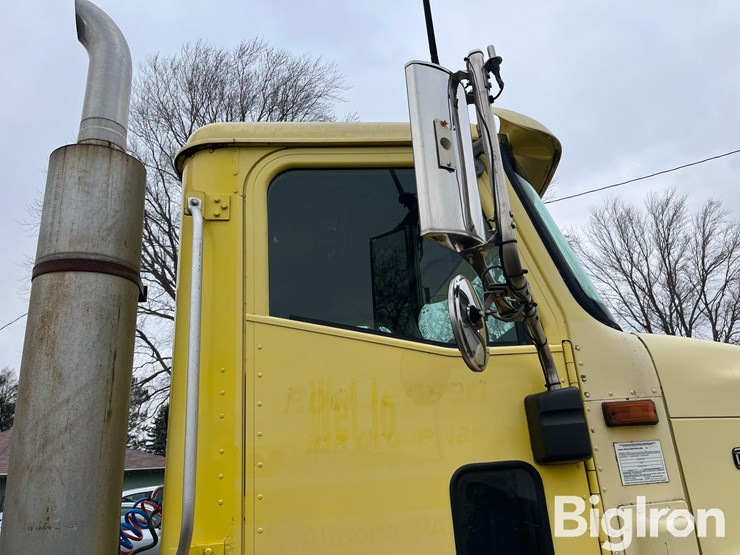 international-2001-image-18