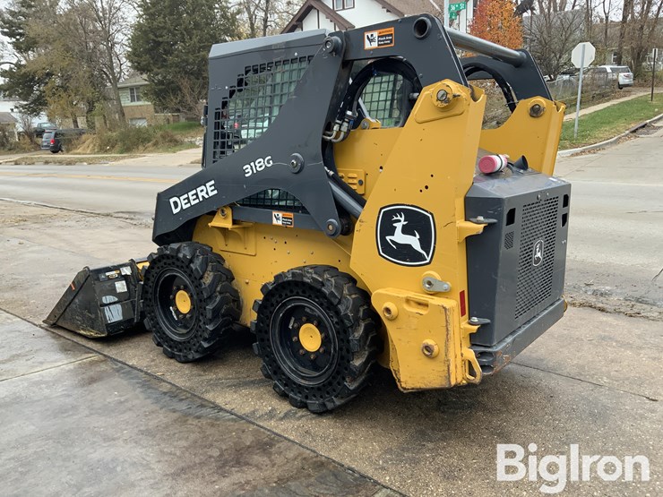 deere-318g-image-7