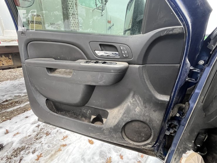 chevrolet-silverado-2500hd-ltz-image-34