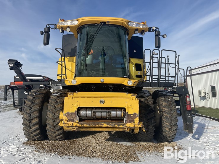 new-holland-cr8090-image-2