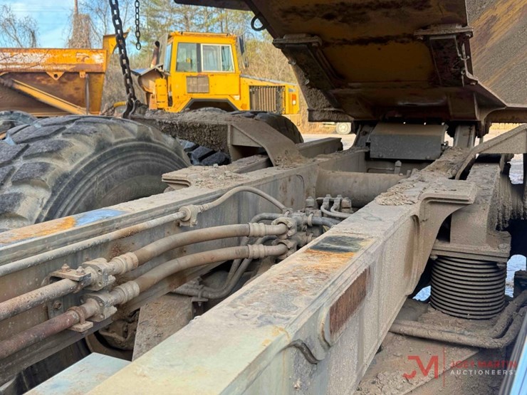 komatsu-hm300-2-image-21