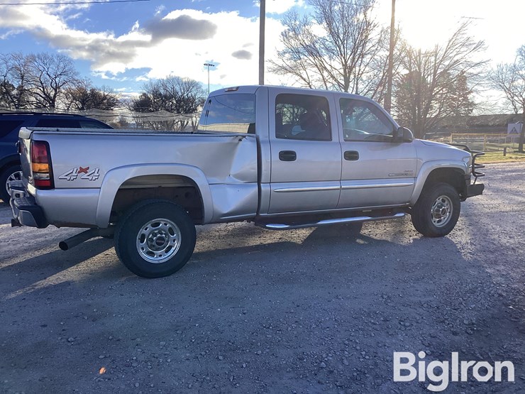 2004-gmc-k2500-image-4